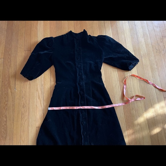 30s Vintage Black Silk Velvet Dress w Puff Shoulders - Picture 5 of 10